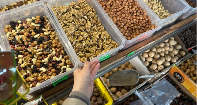 Учёные назвали орех, который работает против опухолей в кишечнике: уменьшает аппетит и борется с раком