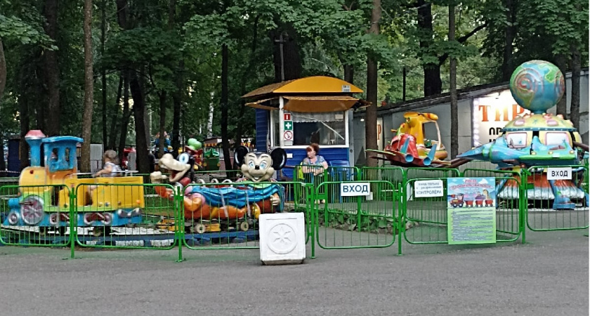 В Никольске специалисты проверили состояние аттракционов в городском парке