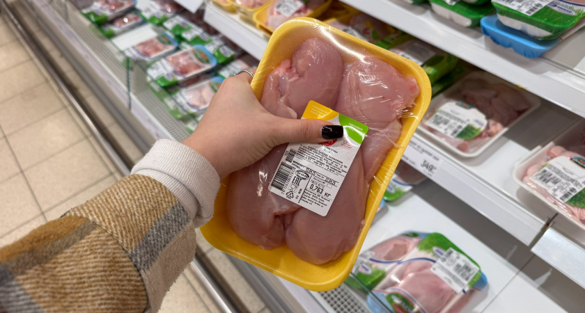 Брал куриную грудку в «Пятёрочке», продавщица тихо сказала: смотри на эти 3 вещи — так сразу видно, что мясо наколотое