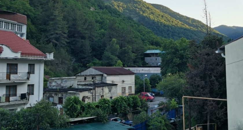 Приехали впервые и ахнули: «Ужас, срочно уезжаем домой из этой Абхазии!» - что так удивило русских туристов