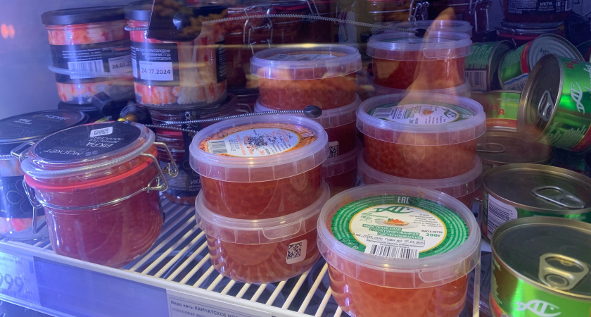 Икра по цене пачки чипсов — взяли, попробовали, теперь предупреждаем: что не так с банкой из "Пятерочки" за 129 рублей