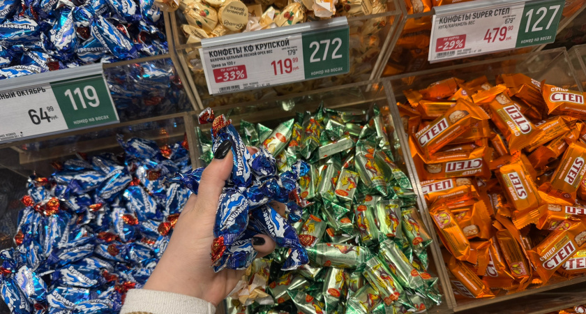 Взяла 5 конфет в «Пятёрочке», у продавца на кассе увидела 320 грамм. Вот так нас обвешивают в магазинах