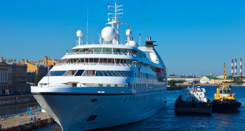 "Пассажиры стали бесплатной рабочей силой" – честный отзыв туристки, которая отдыхала на круизном теплоходе по Волге 