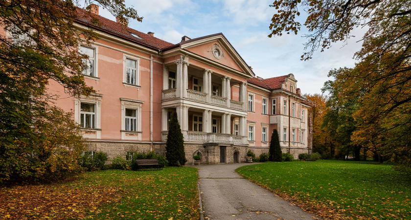 "Только в России я узнал о таком месте - санаторий" - турист побывал в санатории и ахнул: сколько стоило ему неделя отдыха и что включено? 