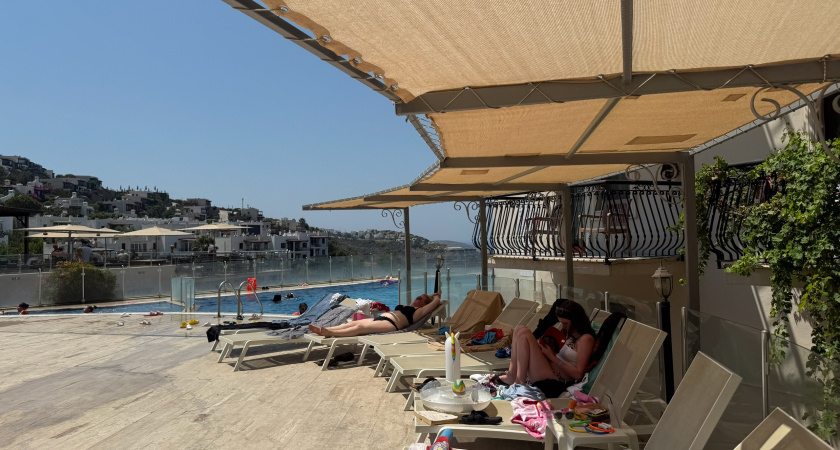 Популярный у россиян курорт оказался помойкой: безвкусная еда, злой персонал и ломовые цены