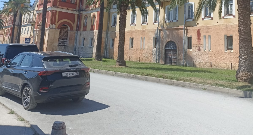 "Кошмар на абхазских дорогах: что придумали местные у границы. Мы еле ноги унесли" - честный отзыв россиян про поездку в солнечную Абхазию