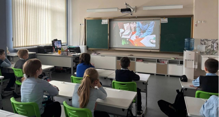 В рамках акции «Собери ребенка в школу» подготовлено более 11 тысяч предметов для учебы