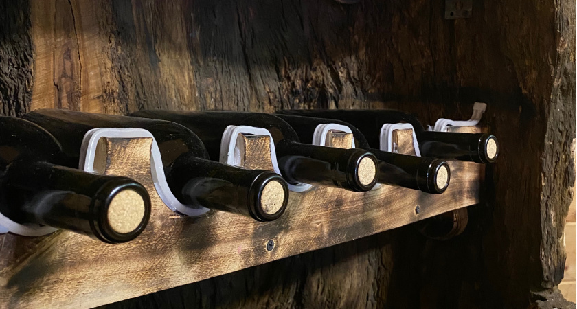 76-летняя пензячка после ссоры с кассиром разбила бутылкой двери магазина