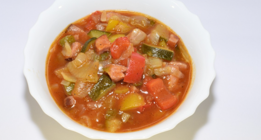 “Ленивое” лечо с кабачком готовлю сразу по 20 банок на всю зиму: и закуска, и соус к макаронам - 3 хитрости для вкусного и красивого лечо