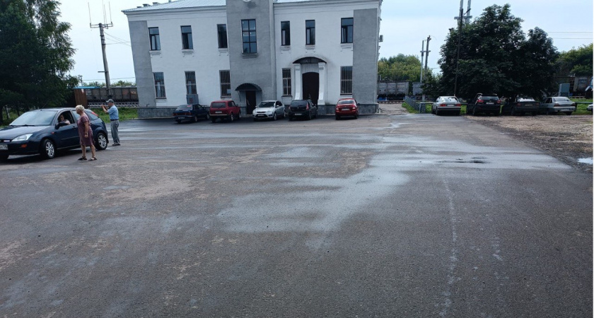 В Тамале завершилось обновление территории возле Железнодорожного вокзала