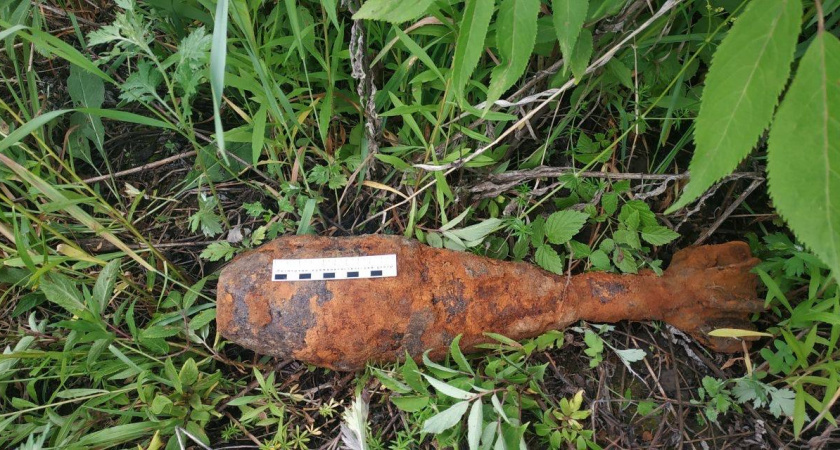 На территории городского кладбища нашли артиллерийский снаряд