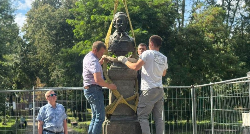 В Пензе стартовала реставрация бюста М.Ю. Лермонтова из одноименного сквера