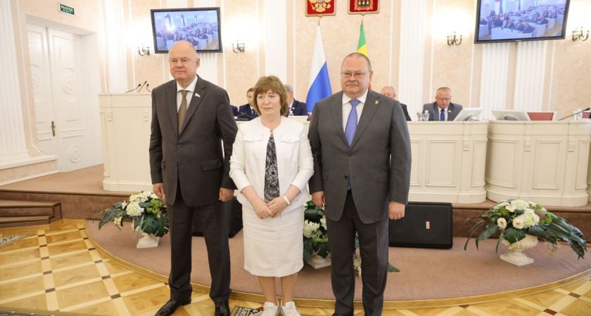 Бывшему пензенскому омбудсмену Елене Столяровой вручили награду за вклад в защиту детства 