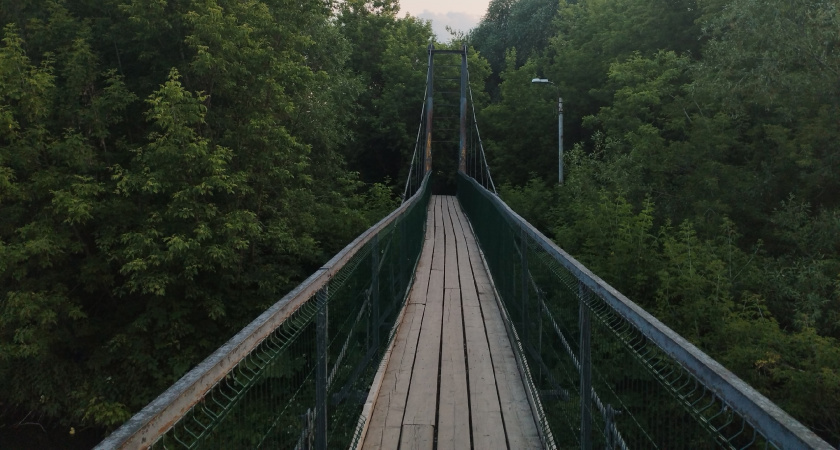 Прокуратура обязала администрацию г. Каменки решить проблему с безопасностью моста