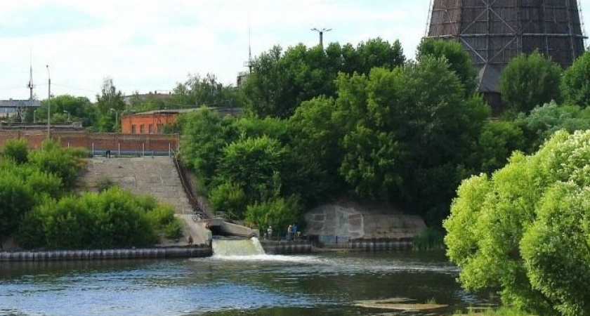 В Пензе спасатели помогли мужчине, который чуть не упал в реку у ТЭЦ № 1