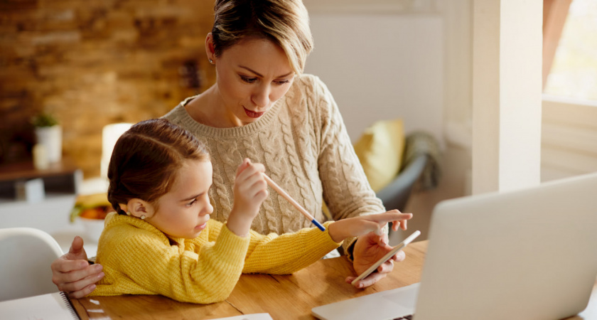 Опрос Билайна: почти каждый второй пользователь планирует покупки к 1 сентября с помощью нейросетей