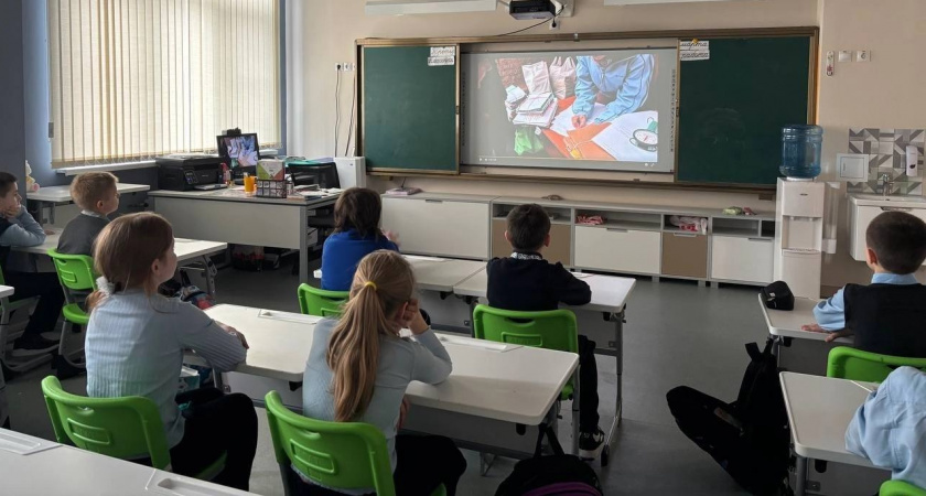 В с. Плесс открылась школа им. Н.М. Новикова после капремонта