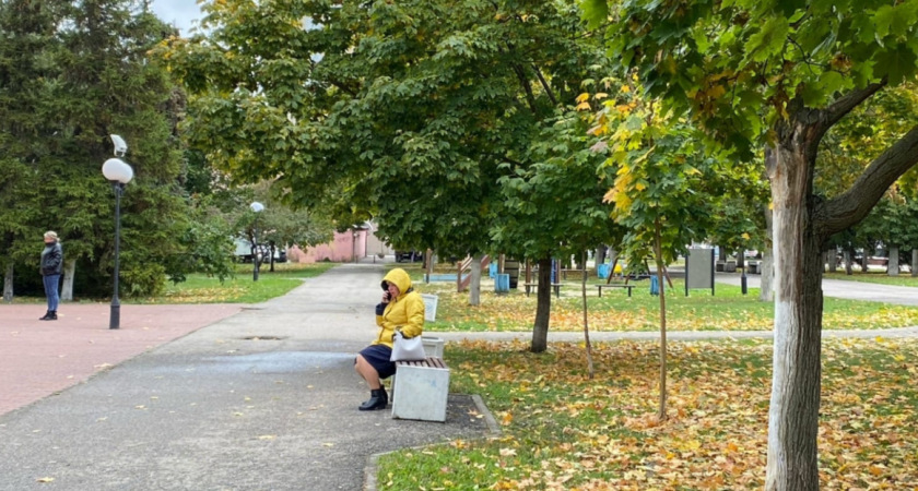 Как выглядеть моложе в 50+: пять вещей, которые делают образ старомодным.