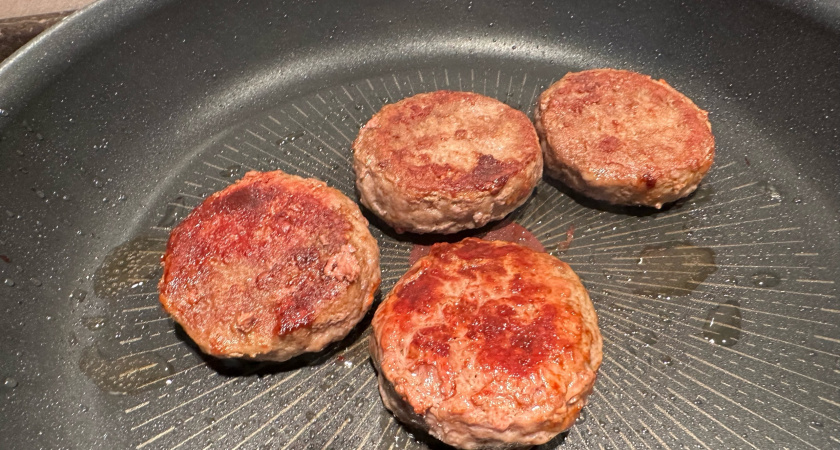 Желатин в котлетах — секрет сочности, который работает даже после остывания