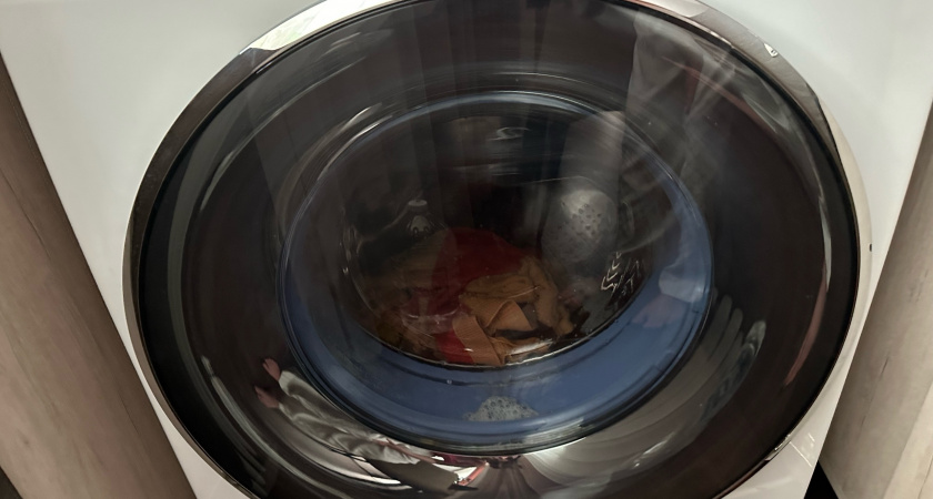 Как сода и уксус спасают одежду от пятен и запаха пота