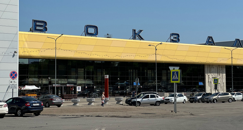 В Пензе временно перекрыто движение и ограничена парковка на Привокзальной площади