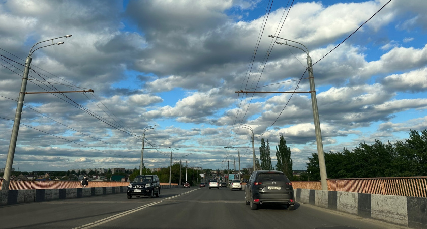 В Никольском районе продолжается ремонт моста через р. Айва