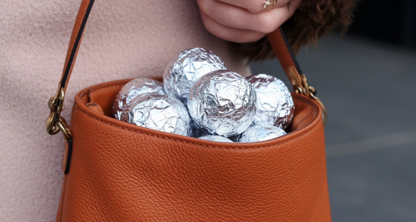 Китайский секрет: шарик из фольги против стресса. Узнайте, как простая фольга заменяет антистресс и оберег