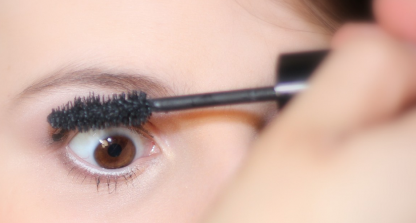 Способы вернуть засохшей туши прежнюю консистенцию. Проверенные лайфхаки с раствором для линз и правила безопасности