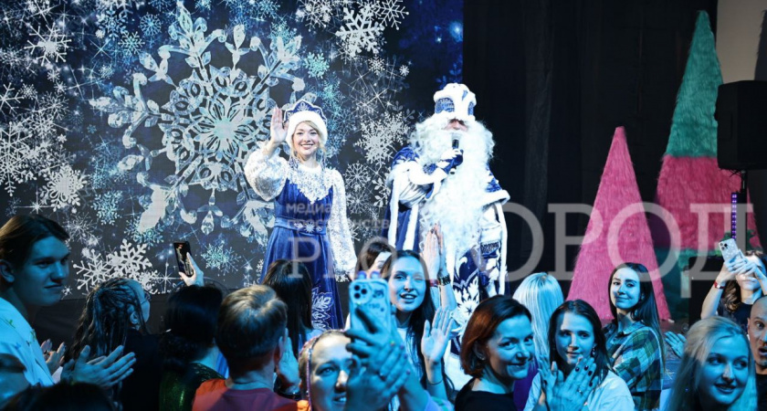 Полный вперед! Пензенские Дед Мороз и Снегурочка представили новую новогоднюю программу в Москве