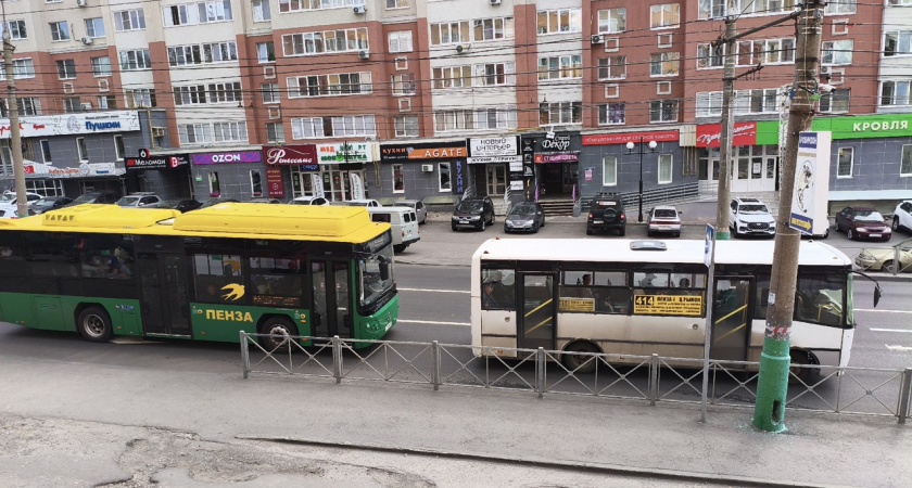 В Пензе автобус столкнулся с автомобилем