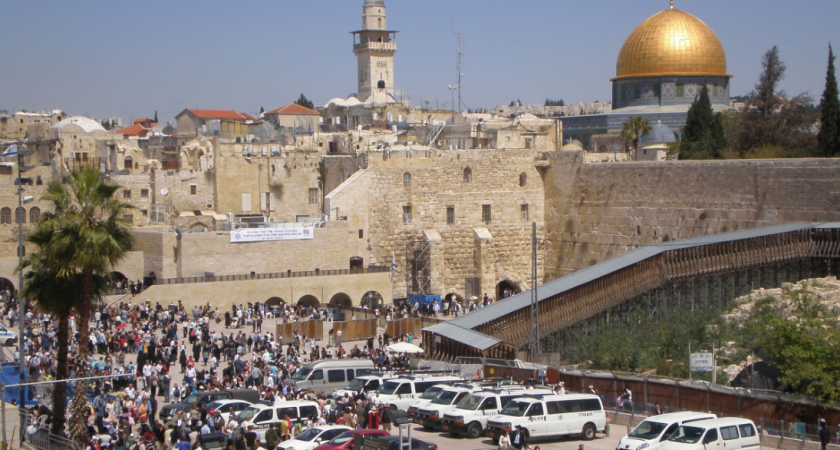 Шокирующие особенности жизни в Израиле: от бомбоубежищ в квартирах до Шаббата 