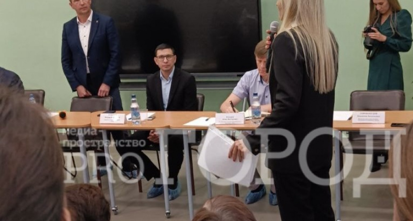 Без фарса о наболевшем: как прошла встреча главы города с жителями Зари