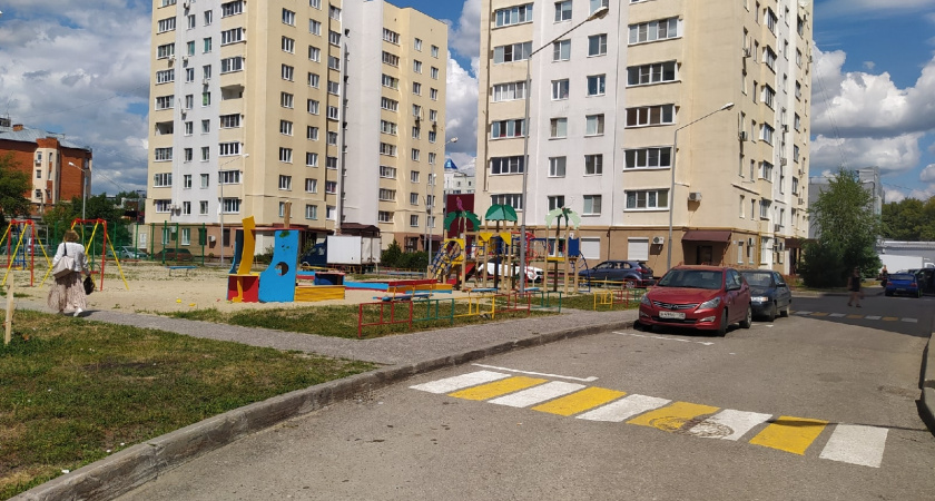 Вадим Супиков помог решить вопрос с благоустройством дворов