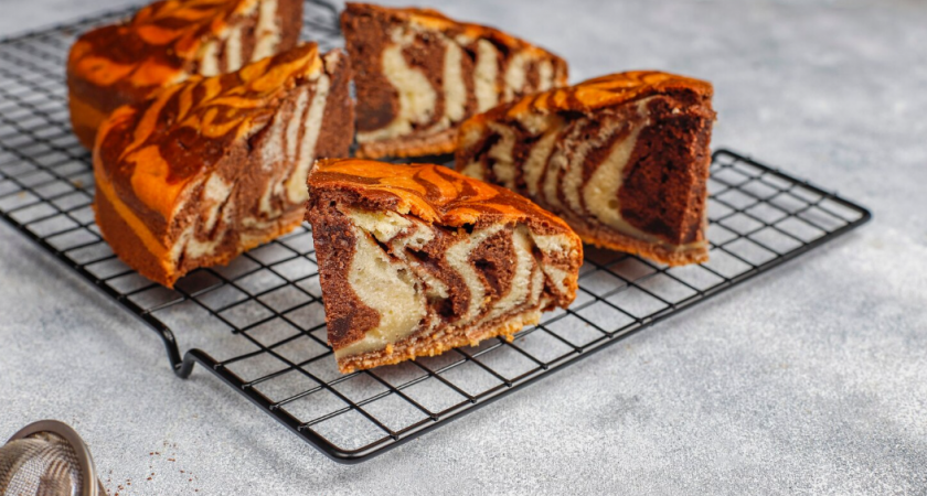 Рецепт манника-зебры: нежная ностальгическая выпечка. Как испечь манник