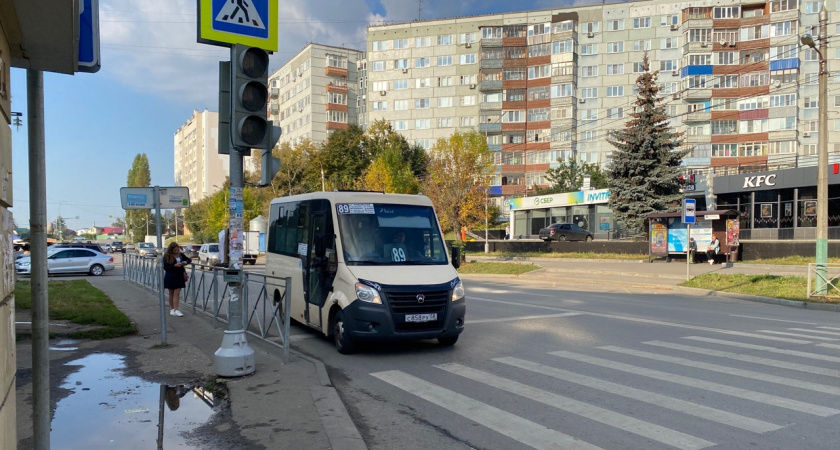 В Пензе легковой автомобиль столкнулся с маршруткой