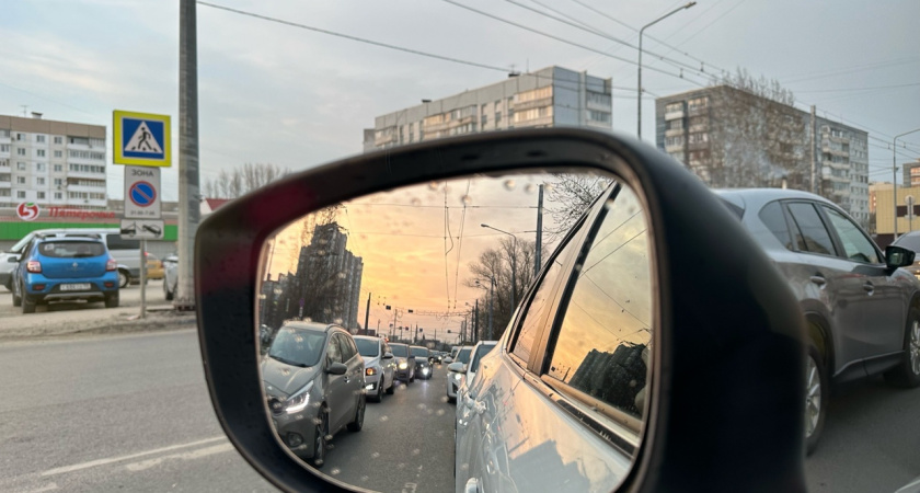 Власти обещают подумать, что сделать с пробками в Заре