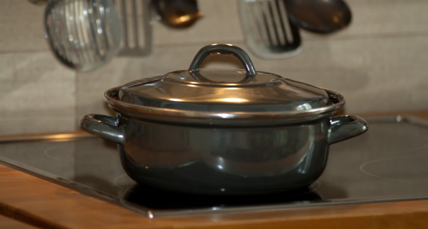 Как отмыть стеклянную крышку от налета в щели. Простой способ без машинки 