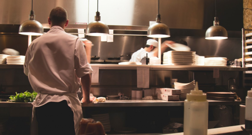 Узнайте, что скрывают кухни ресторанов. Правда о качестве еды