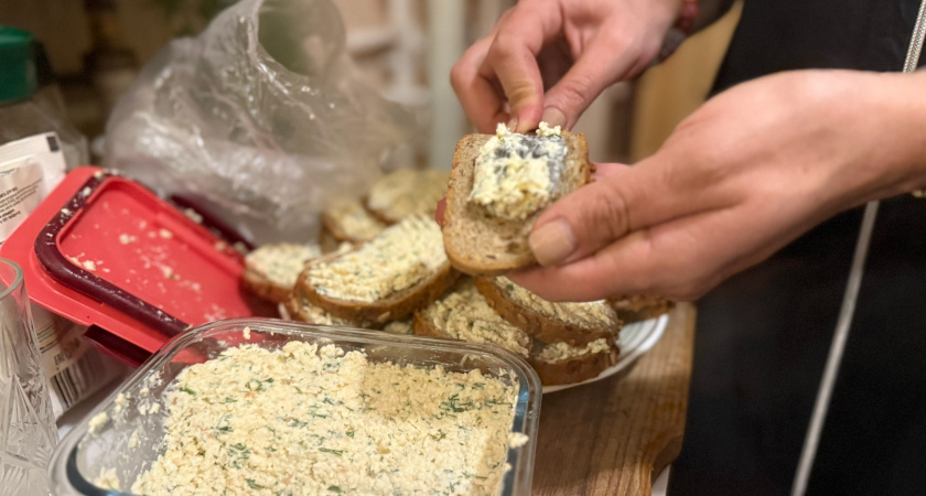 6 рецептов горячих бутербродов в духовке и на сковороде. Быстро и вкусно 