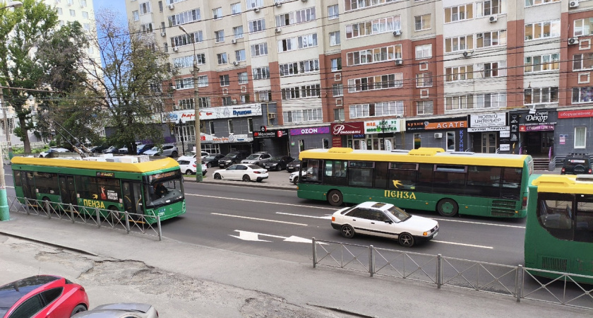 Минстрой назвал причину задержки автобусов №130