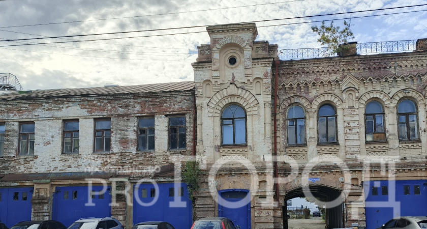 Прямой эфира Понякина: судебные тяжбы вокруг памятника культурного наследия на ул. Красной,60 и возрождение бывшего военного госпиталя