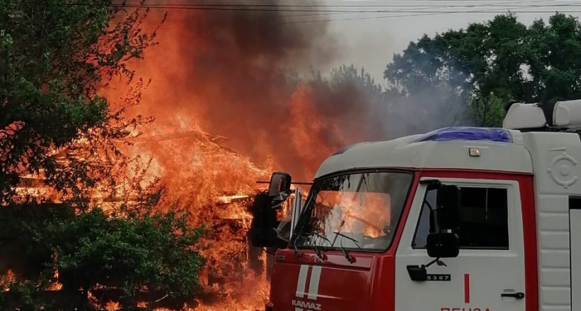 В п. Башмаково следователи организовали проверку по факту гибели женщины при пожаре