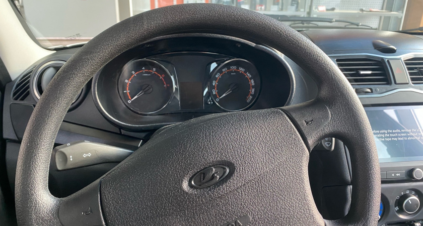 Подросток из Кузнецка, решив покататься на чужом автомобиле, попал в ДТП