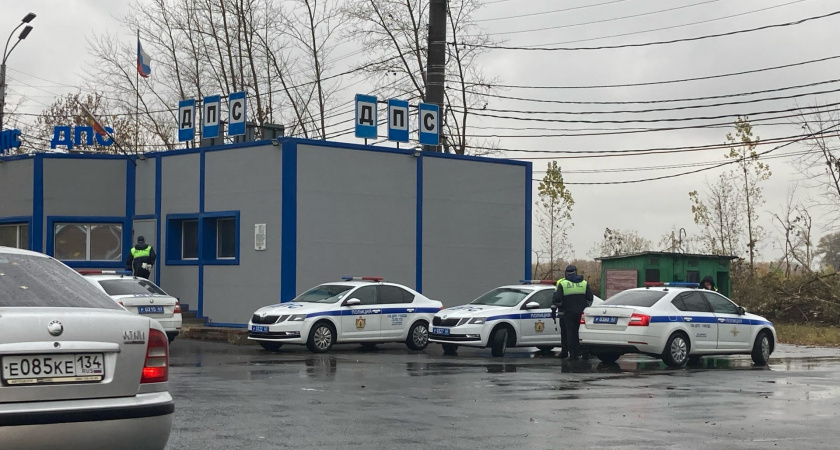 Правила проезда кругового перекрёстка. Какие поворотники включать при въезде и съезде 