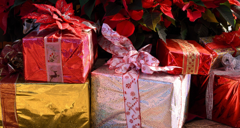 Универсальные подарки на Новый год 2026. Идеи для мужчин и женщин, от 300 руб.