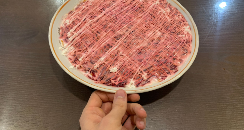 Рецепт салата «Севастопольский» с селедкой и рисом. Слоеный и нарядный, как торт 