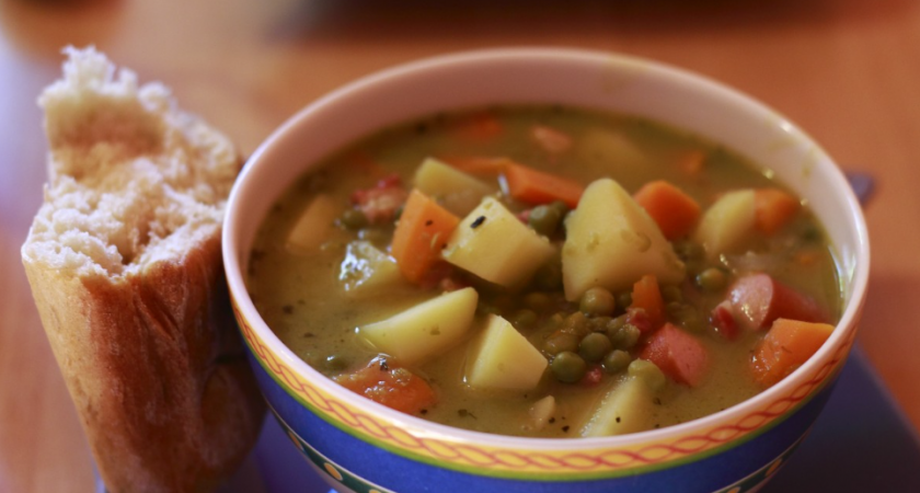 Гороховый суп по-советски. Секреты приготовления из книги 1952 года 