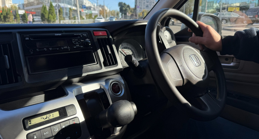 Житель Никольского района угнал автомобиль матери, чтобы встретиться с приятелями