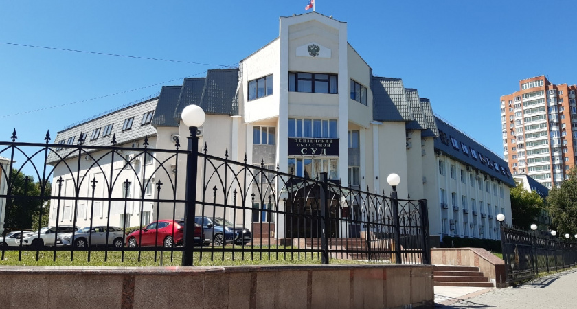 Суд встал на сторону пензенца, автомобиль которого пострадал из-за схода наледи с крыши