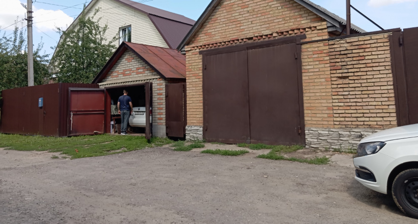 Сравнение утеплителей для гаража: пенопласт и напыляемый ППУ